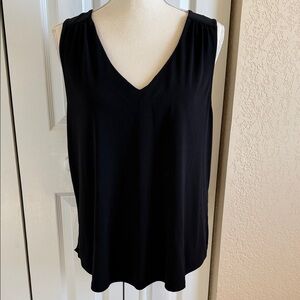 Meraki Classic Black V-Neck Tank Top